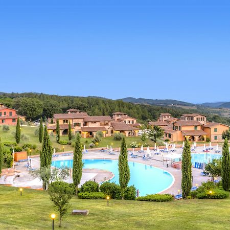 Pian Dei Mucini Resort Le Ville Massa Marittima Exterior photo